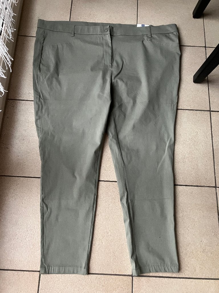 Nieuwe soort groen kleurige broek met stretch - Maat 56, Kleding | Dames, Ophalen of Verzenden, Nieuw, Groen, Broek of Spijkerbroek
