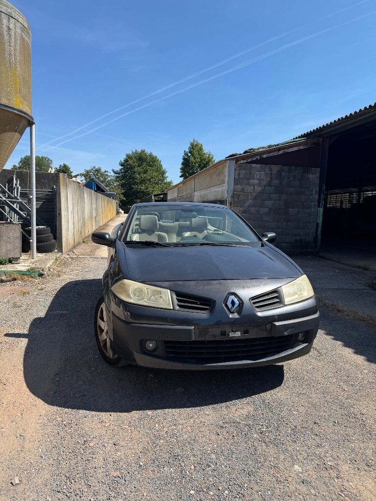 Renault Mégane Cabriolet - 2006 - 2.0 - 96.000 km, Auto's, Renault, Beige, Cabriolet, Beige, Handgeschakeld