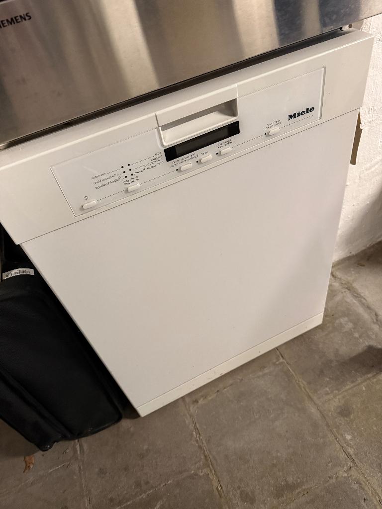 miele dishwasher, Classe énergétique A ou plus économe, 85 à 90 cm, Enlèvement, Utilisé