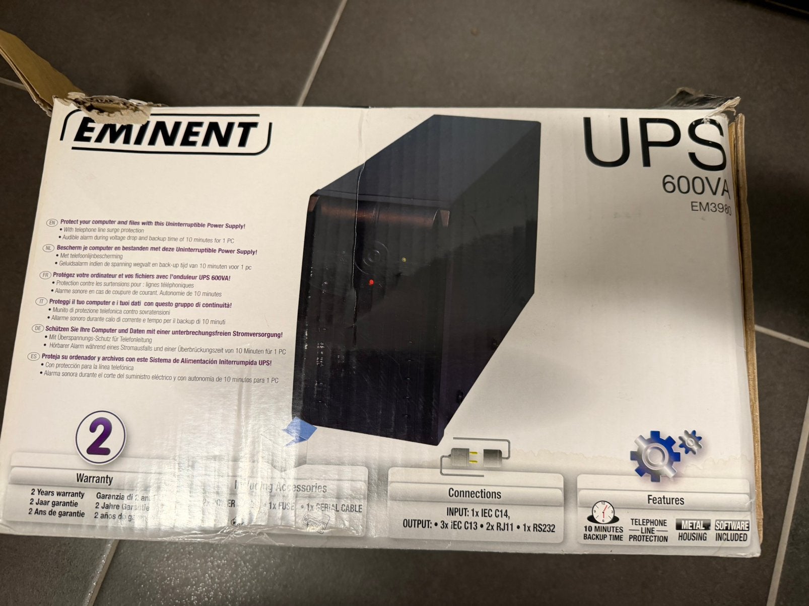 Onduleur UPS Eminent EM3980 600VA / 360W – boîte accessoires, Enlèvement, Neuf