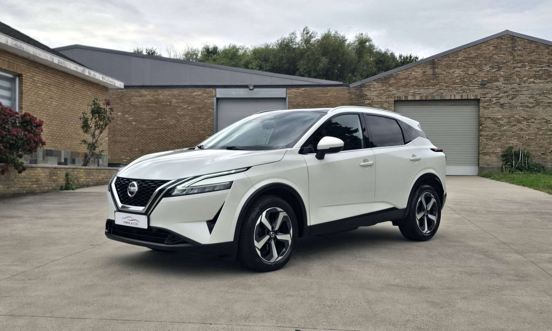 Nissan Qashqai 1.3 Hybride * Toit Pano - Cam - LED * GAR 12M, Autos, 1332 cm³, Achat, Euro 6, Entreprise