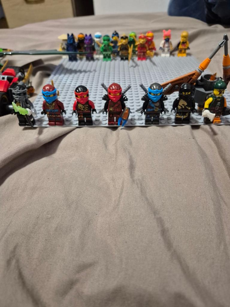 Lego ninjago, 20 minifiguren+ draak,scooter en 2 spinners, Kinderen en Baby's, Ophalen, Compleet, Lego, Ninjago