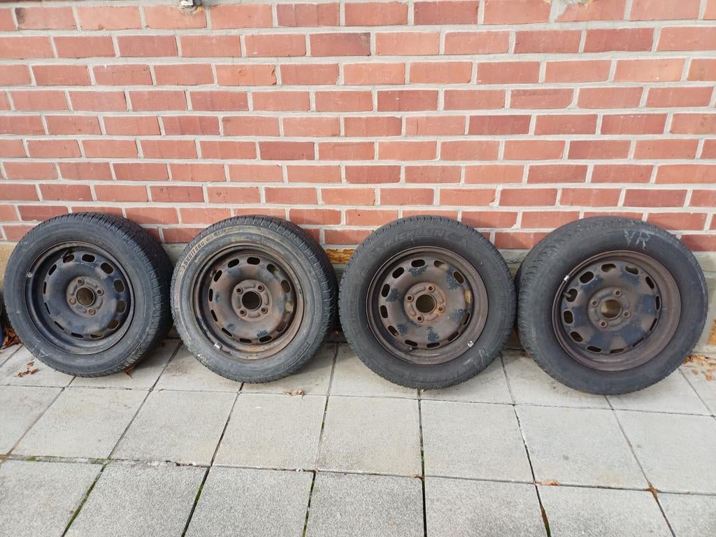 4 autobanden met velgen, Ophalen, Velg(en)