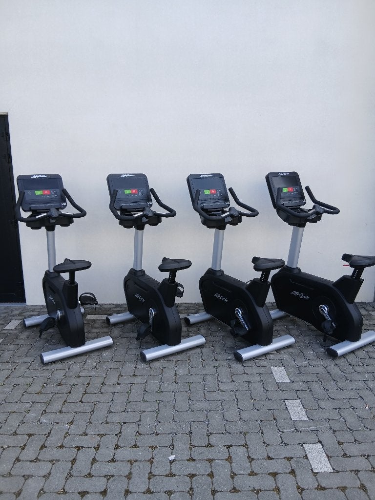 Life Fitness LifeCycle Hometrainer (meerdere beschikbaar), Enlèvement, Comme neuf, Jambes, Autres types