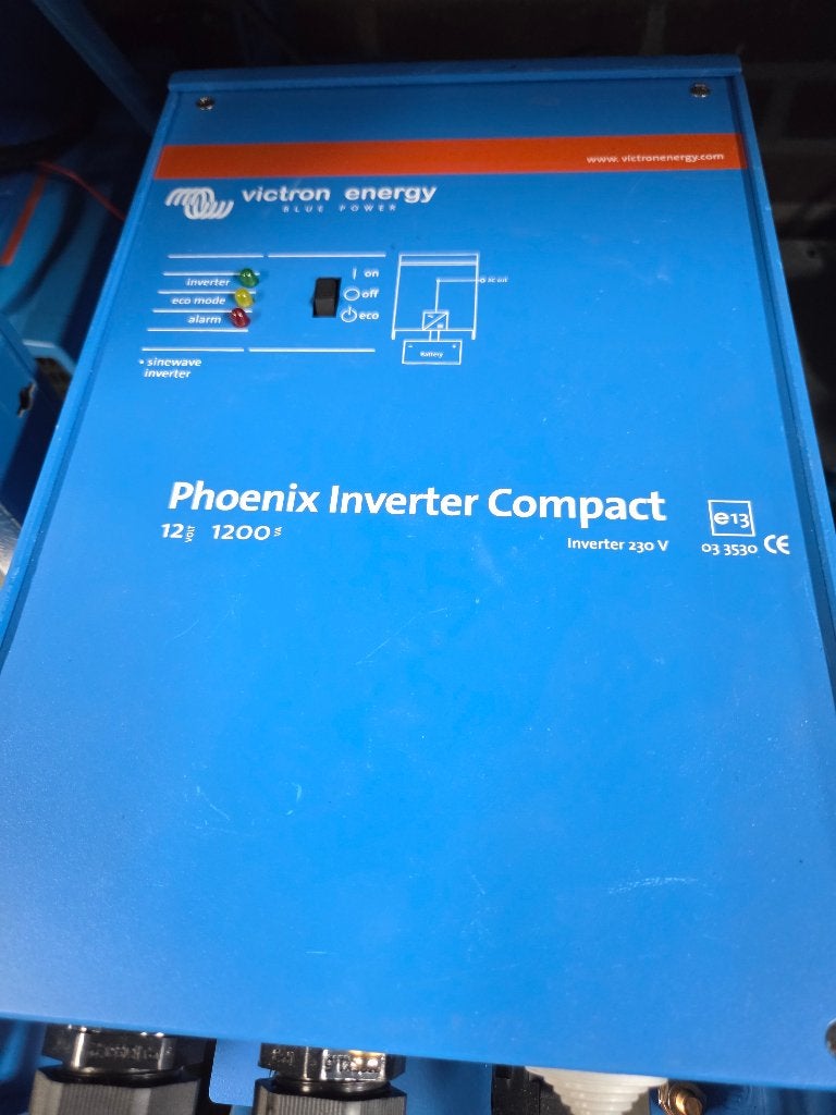 Victron energy Blue power 12/1200 watt omvormer, Ophalen, Zo goed als nieuw