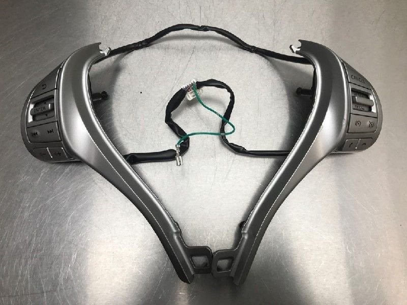 COMMANDE DE RADIO AU VOLANT Nissan Qashqai (J11) (01-2013/-), Autos : Pièces & Accessoires, Utilisé, Nissan