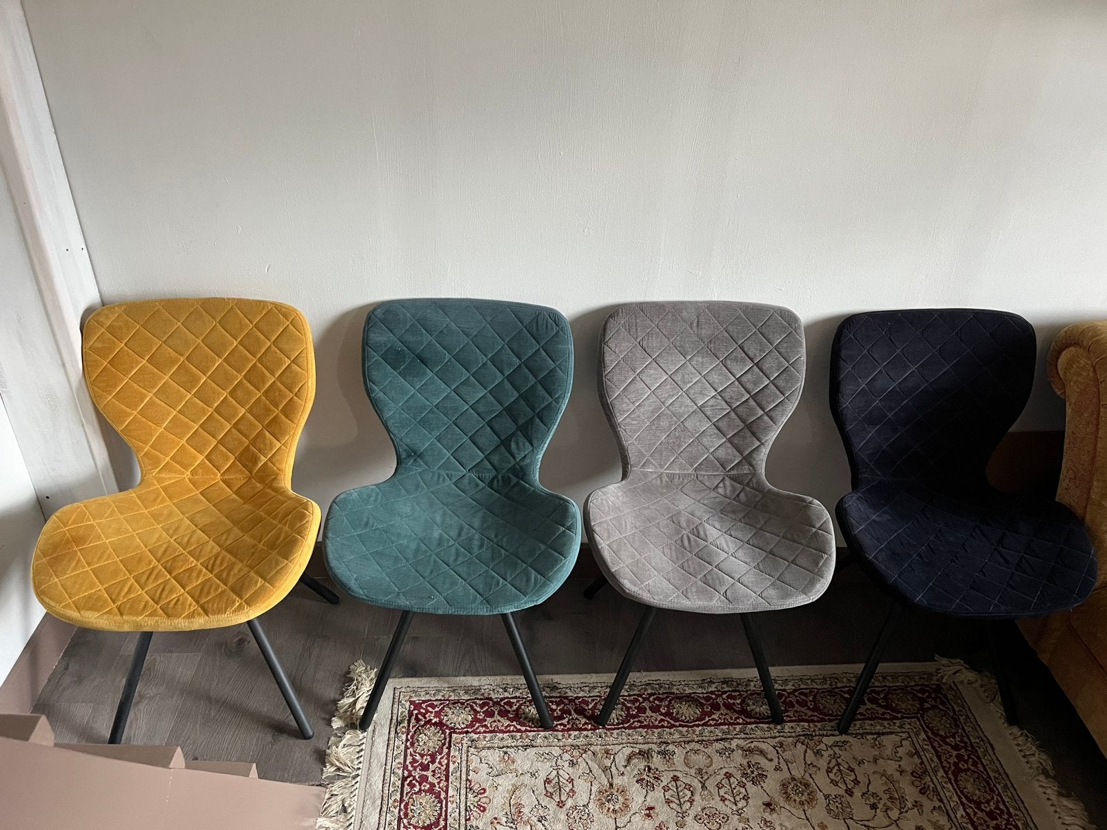 10 stoelen in vier kleuren, Huis en Inrichting, Ophalen, Overige materialen, Gebruikt, Overige kleuren