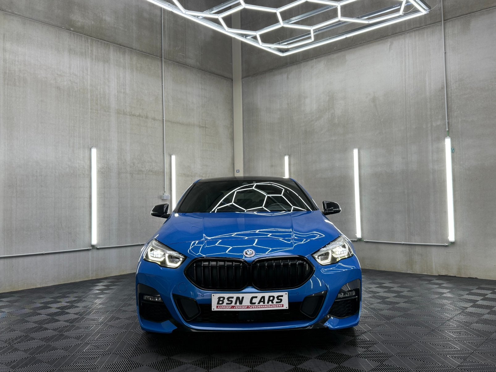 BMW 218i/50YEARS EDITION MPACK/CAMERA/CARPLAY/MEMORY/GARANTI, Auto's, Blauw, Leder en Stof, 5 zetels, BMW Premium Selection