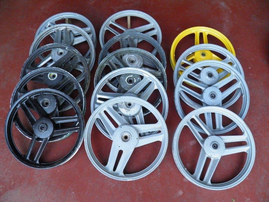 Voor-/achter velgen met-/zonder banden voor Honda Wallaroo., Vélos & Vélomoteurs, Pièces de cyclomoteur | Général, Utilisé, Autres types