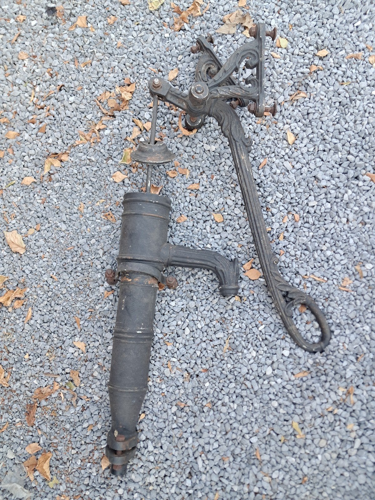 pompe à eau en fondre ancienne 60 euro, Enlèvement