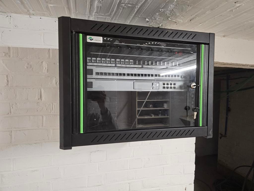 Serverkast, Ophalen, Gebruikt, Glas, Plaatstaal