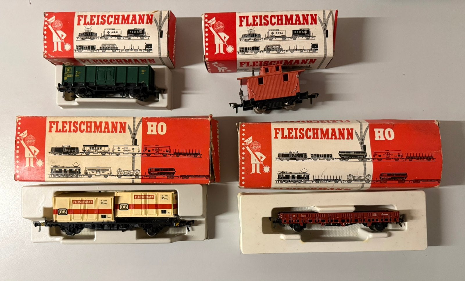 Fleischmann 4 goederenwagens 5207, 5221, 5330 & 1476 (5432), Ophalen of Verzenden, Gebruikt, Wagon, Fleischmann