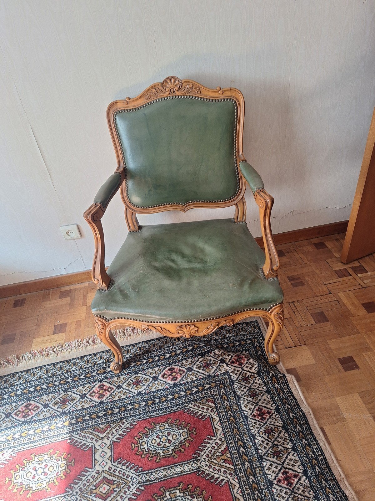 Klassieke Houten Armstoel / Fauteuil – Groen Leder (Lodewijk, Ophalen