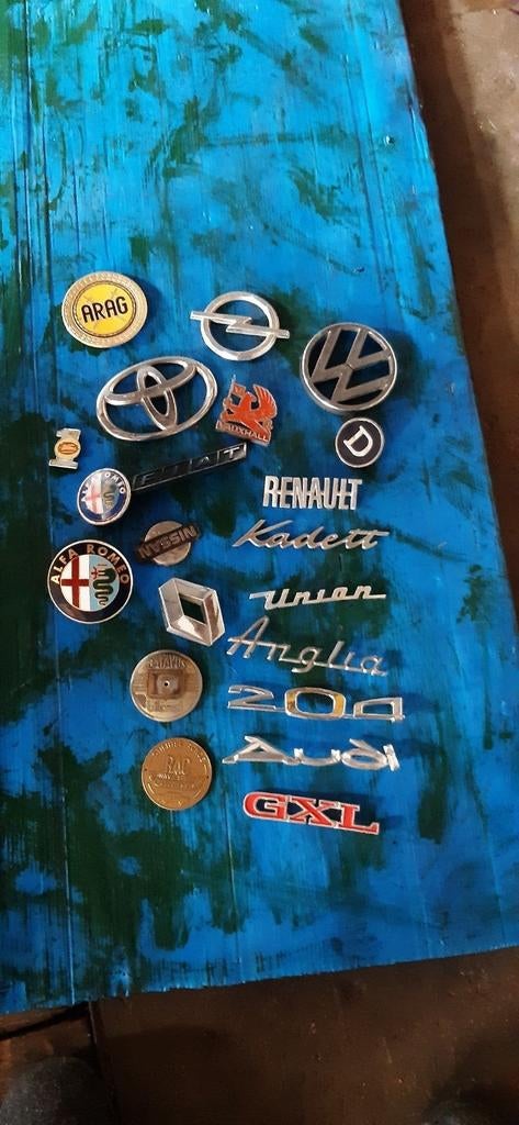 les emblemen automobiles, Enlèvement ou Envoi, Avant