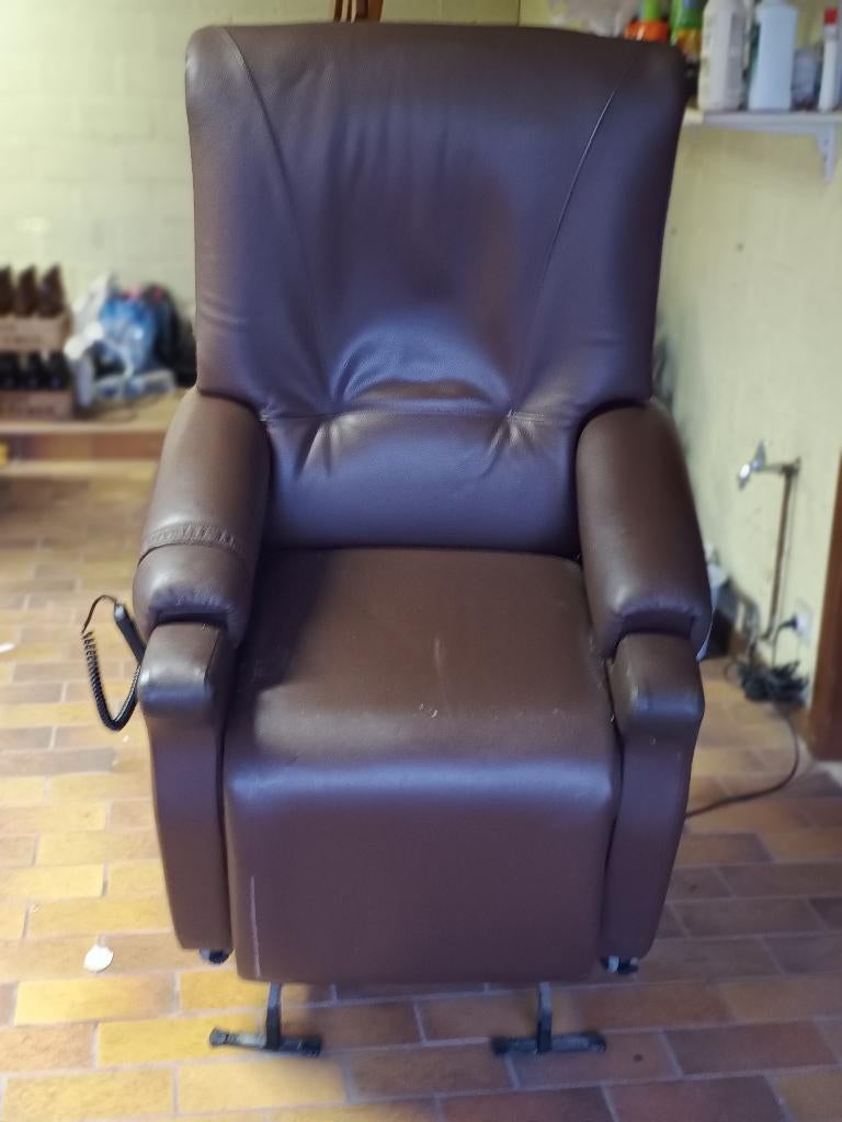 Fauteuil relax et releveur électrique – Cuir Marron –m, Maison & Meubles, Fauteuils, Comme neuf, Cuir, Enlèvement
