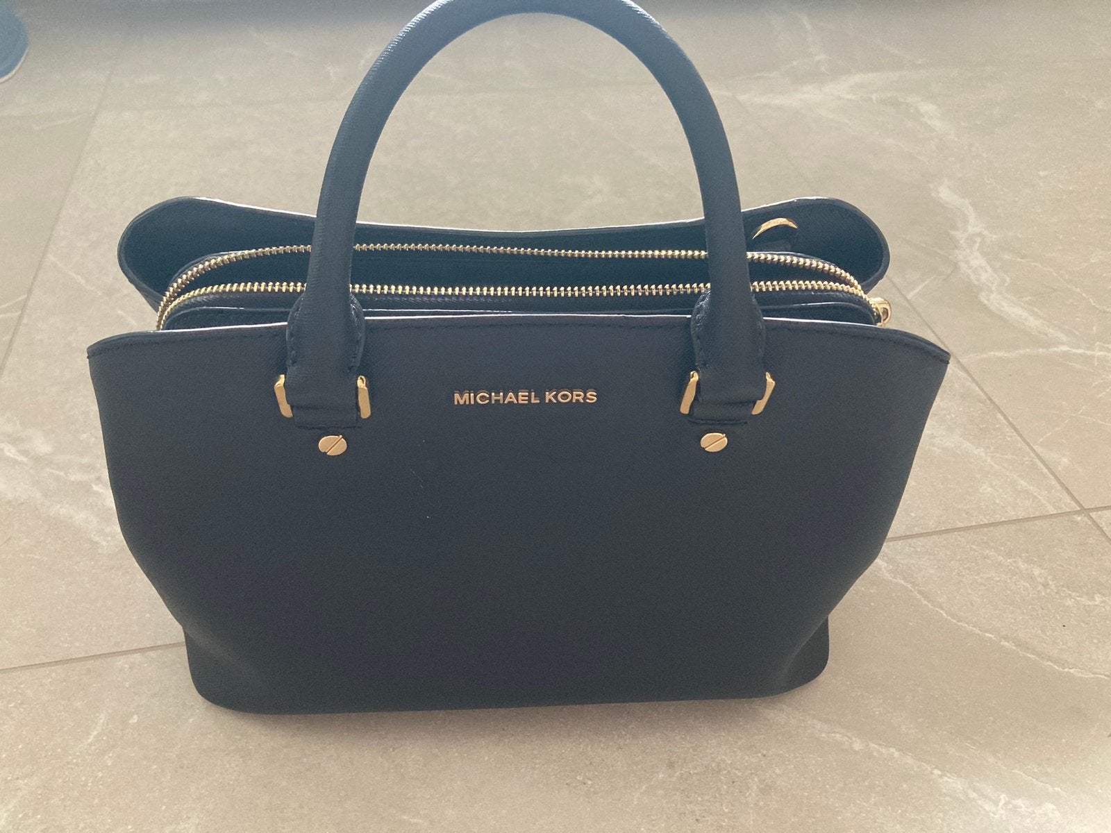Handtas Michael Kors, Bijoux, Sacs & Beauté, Sacs | Sacs à bandoulière, Enlèvement ou Envoi, Comme neuf, Noir