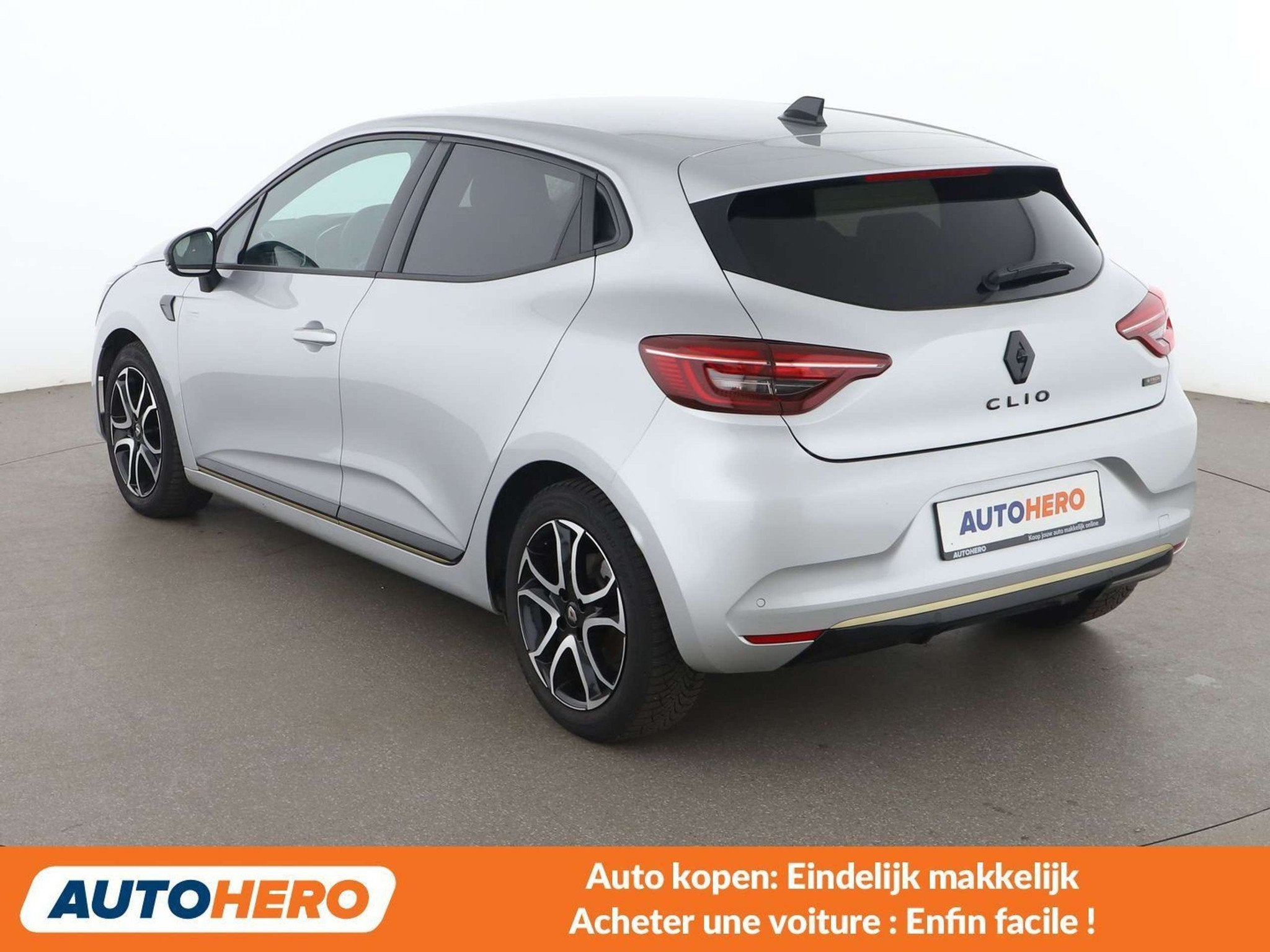 Renault Clio 1.6 Hybrid E-Tech Engineered (automatique), Autos, Argent ou Gris, Achat, Noir, 5 portes