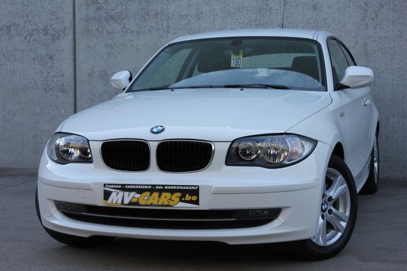 BMW 116i/3-deur/Multistuur, Auto's, 90 kW, Zwart, 4 cilinders, Wit
