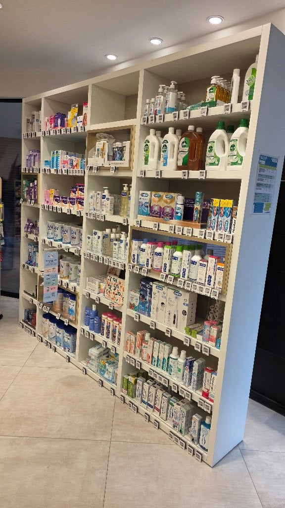 Armoire à magasins/armoire à pharmacie en excellent état, Articles professionnels, Décoration d'intérieur, Enlèvement, Neuf, sans emballage