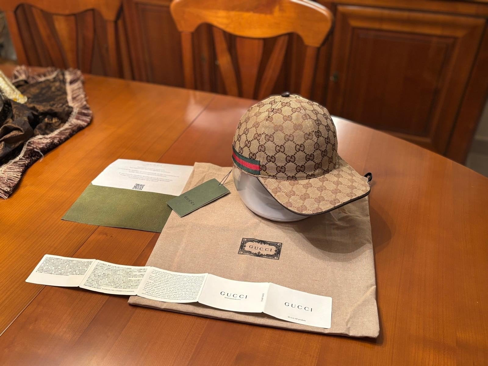 Casquette Gucci classique beige entièrement neuve, Ophalen, Nieuw, Gucci, Pet