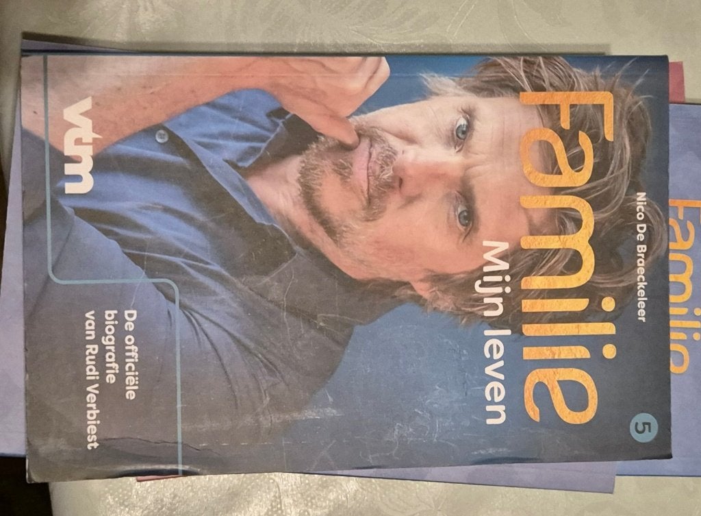 Boek Familie VTM Mijn Leven, Neuf, Nico De Braeckeleer, Enlèvement ou Envoi, Belgique