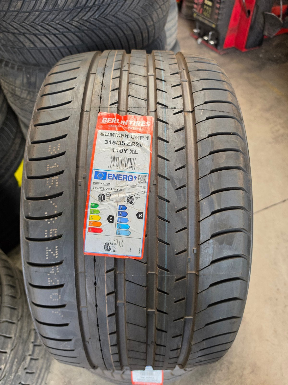 205/45r17 255/45r20 235/55r19 225/45r19 185/60r15 155/80r13, Enlèvement ou Envoi