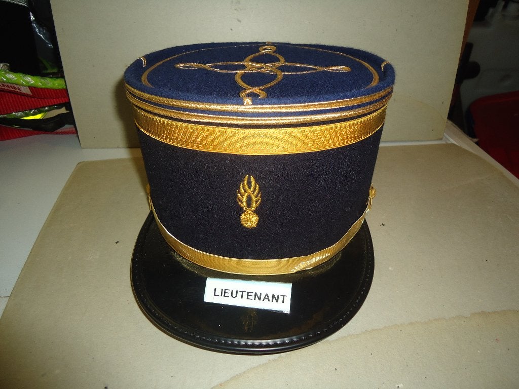 képi ltt mobile, Collections, Objets militaires | Général, Enlèvement ou Envoi, Gendarmerie, Casque ou Béret