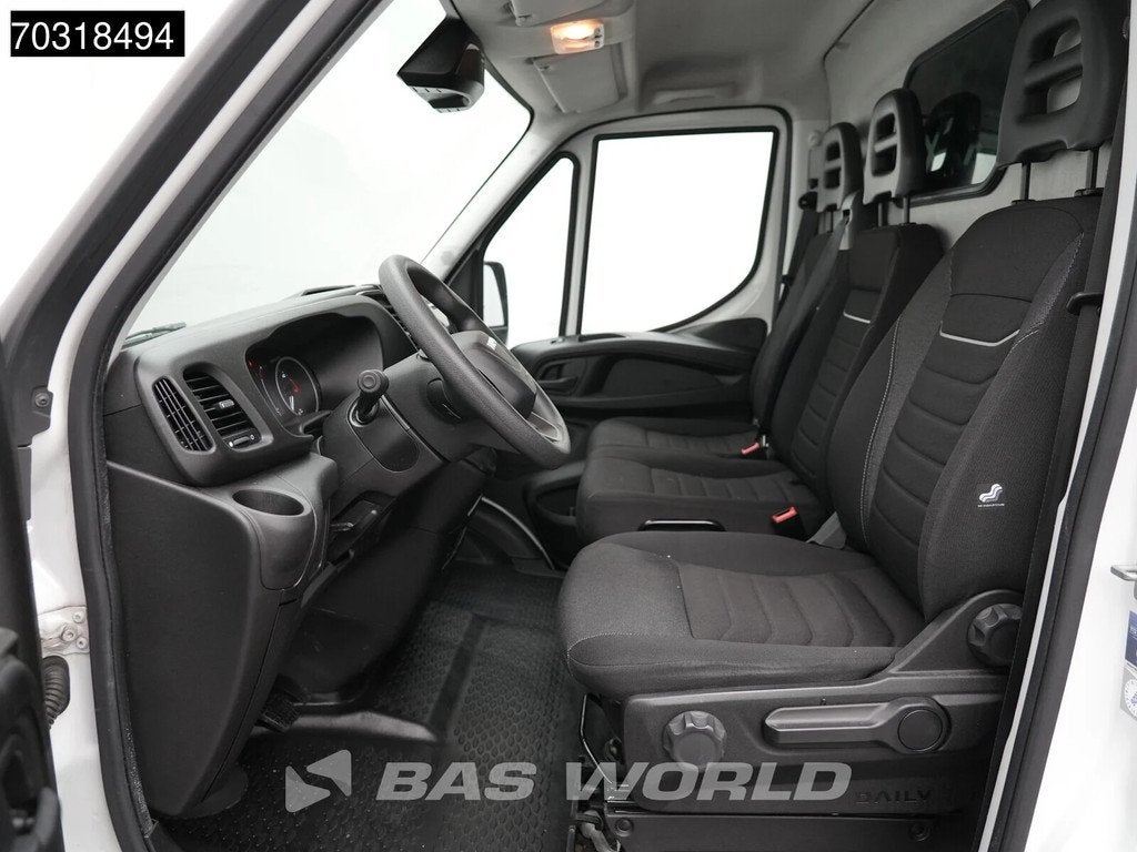 Iveco Daily 35S16 Automaat L3H2 160PK 3,5t Trekgewicht Airco, Auto's, Bestelwagens en Lichte vracht, Automaat, Stof, Gebruikt
