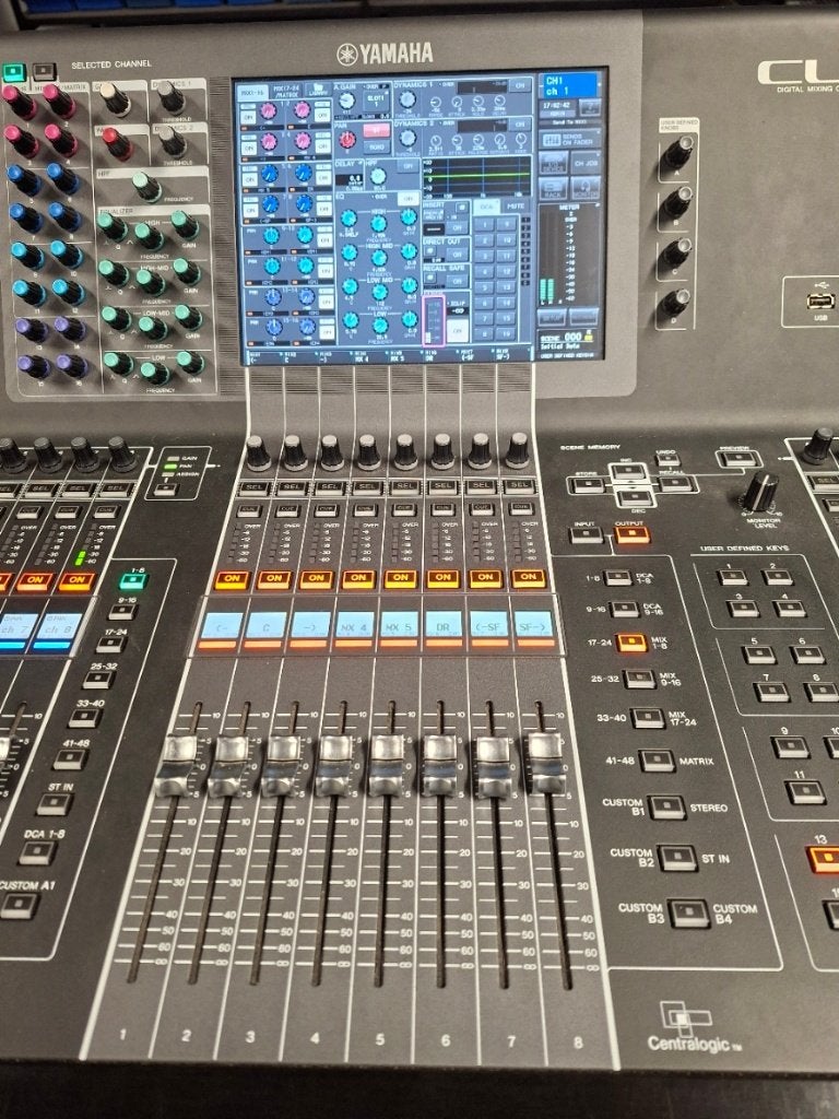 Console de mixage Yamaha CL1 avec rack 48/24, Enlèvement, Comme neuf, 20 canaux ou plus, Entrée micro