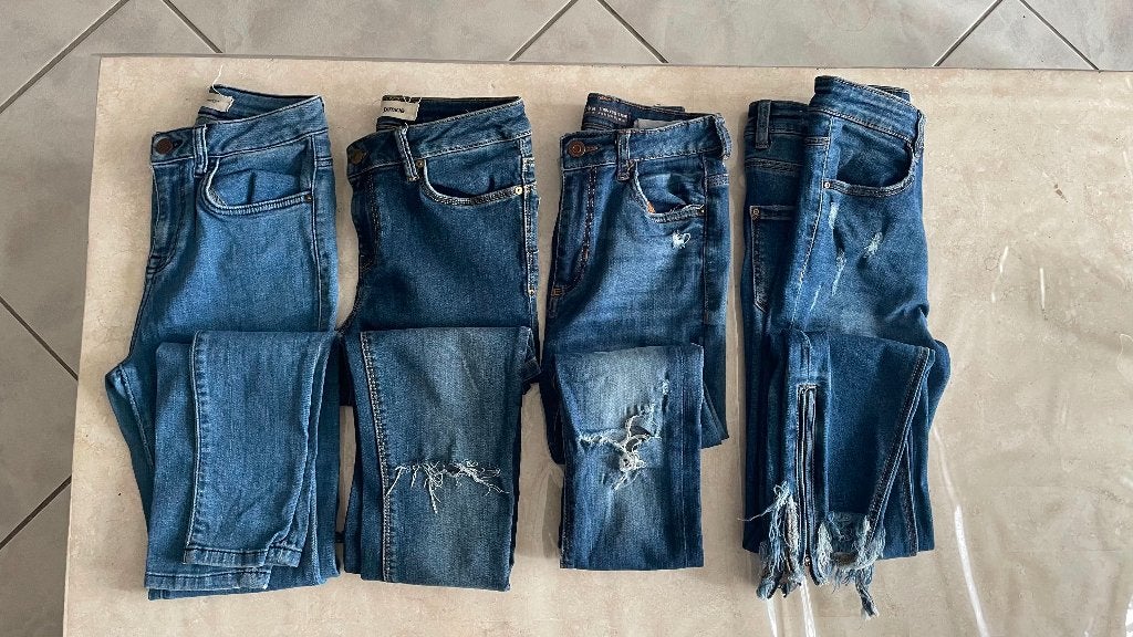 JEANS (4) blauw in een set of per stuk XS, Ophalen of Verzenden, Gedragen, Blauw, W27 (confectie 34) of kleiner