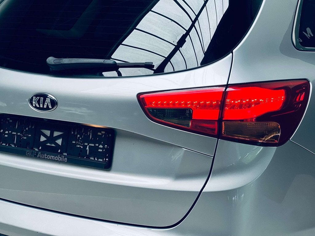 Kia Ceed SW / cee'd SW 1.4i *CLIMATISATION*GPS*CAMERA*, Autos, Kia, Achat, Entreprise, Boîte manuelle, 1820 kg