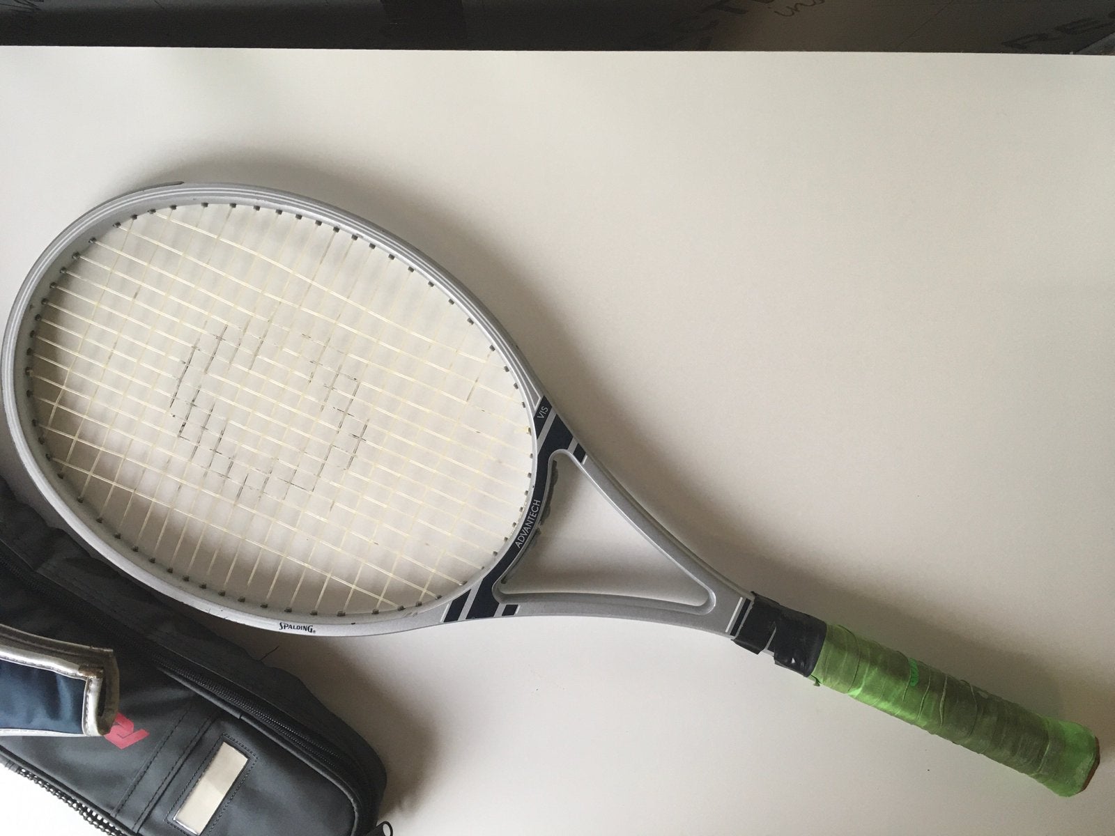 Tennisracket met beschermhoes, Sport en Fitness, Ophalen, Racket