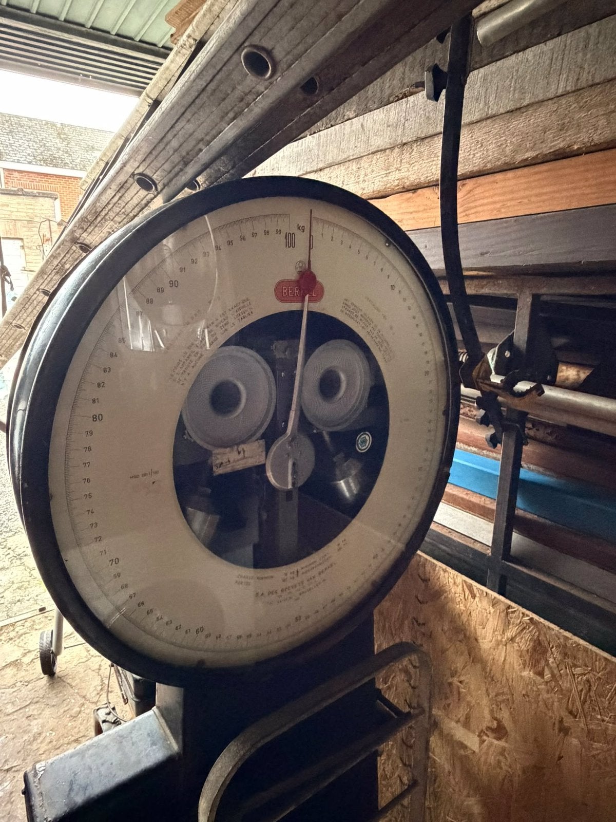 Weegschaal tot 100kg (bekaert), Doe-het-zelf en Bouw, Ophalen, Zo goed als nieuw
