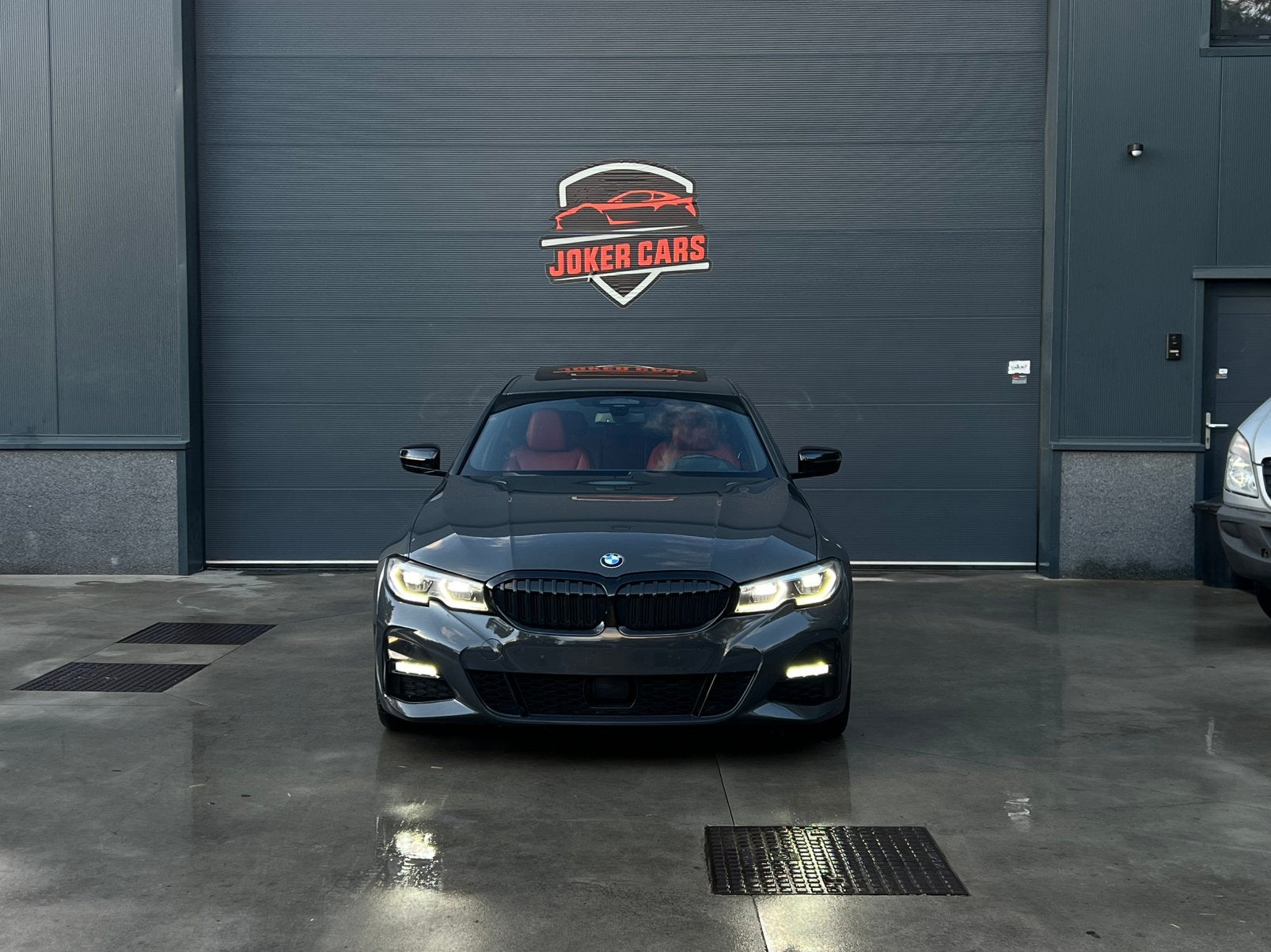 BMW 330e M Sport | Laser | HUD | Pano | Trekhaak | 37g Co², Automaat, 4 cilinders, Leder, 5 deurs