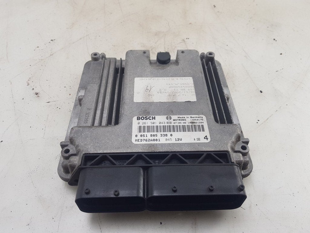 CALCULATEUR MOTEUR ECU Alfa Romeo 159 (939AX), Autos : Pièces & Accessoires, Robert Bosch AG, Utilisé, Alfa Romeo, Robert-Bosch-Allee 1
74232  Abstatt, DE