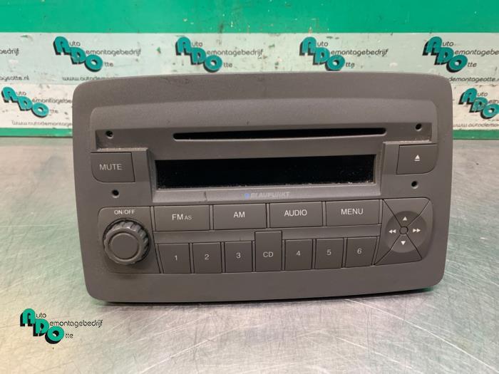 Radio CD Speler van een Fiat Panda (Panda 03-), Gebruikt, -, -, Ophalen of Verzenden