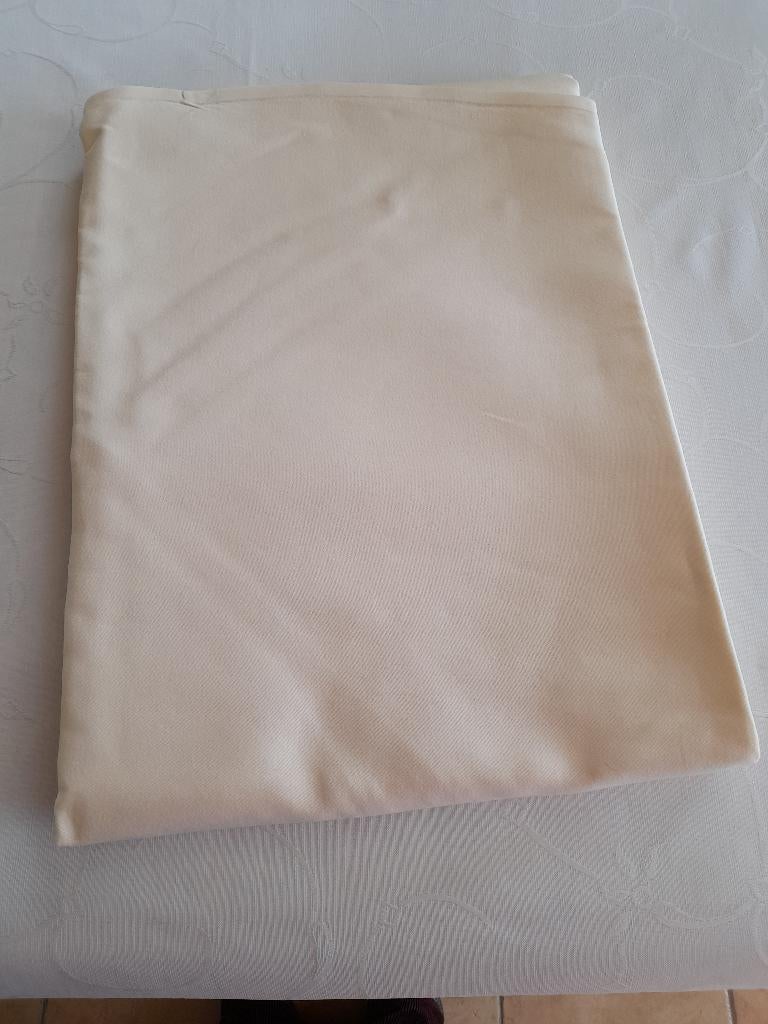 Ecru rond tafelkleed 180 cm doorsnede., Ophalen, Gebruikt, Rond, Binnen