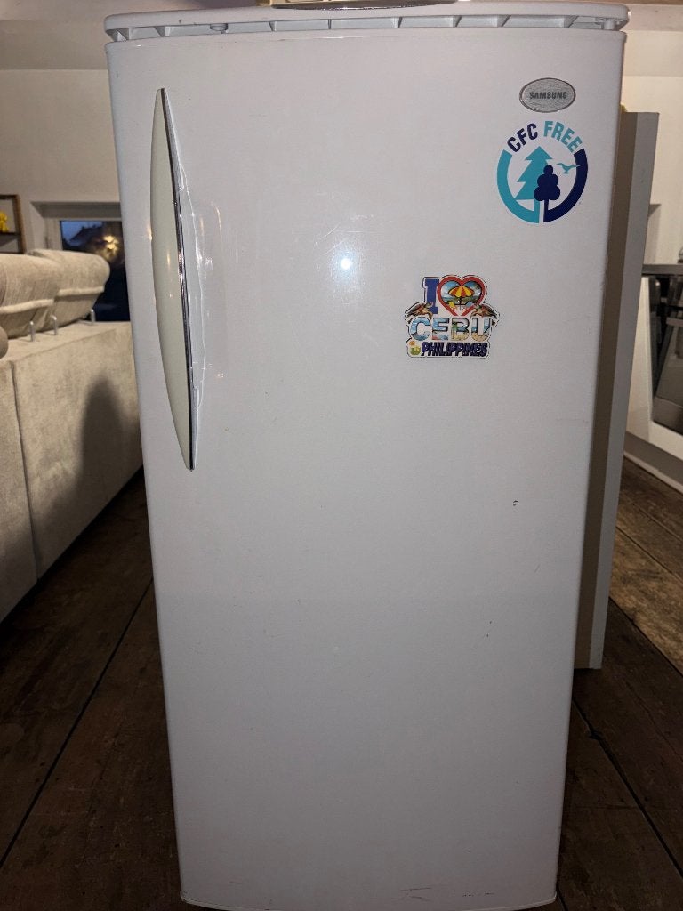 Frigo met kleine diepvries in, Elektronische apparatuur, Koelkasten en IJskasten, Gebruikt, Minder dan 75 liter, Energieklasse A of zuiniger