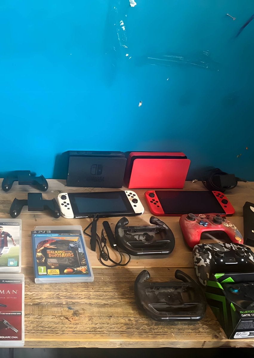 2 Nintendos (1 kapotte voor onderdelen), Ophalen of Verzenden, Zo goed als nieuw