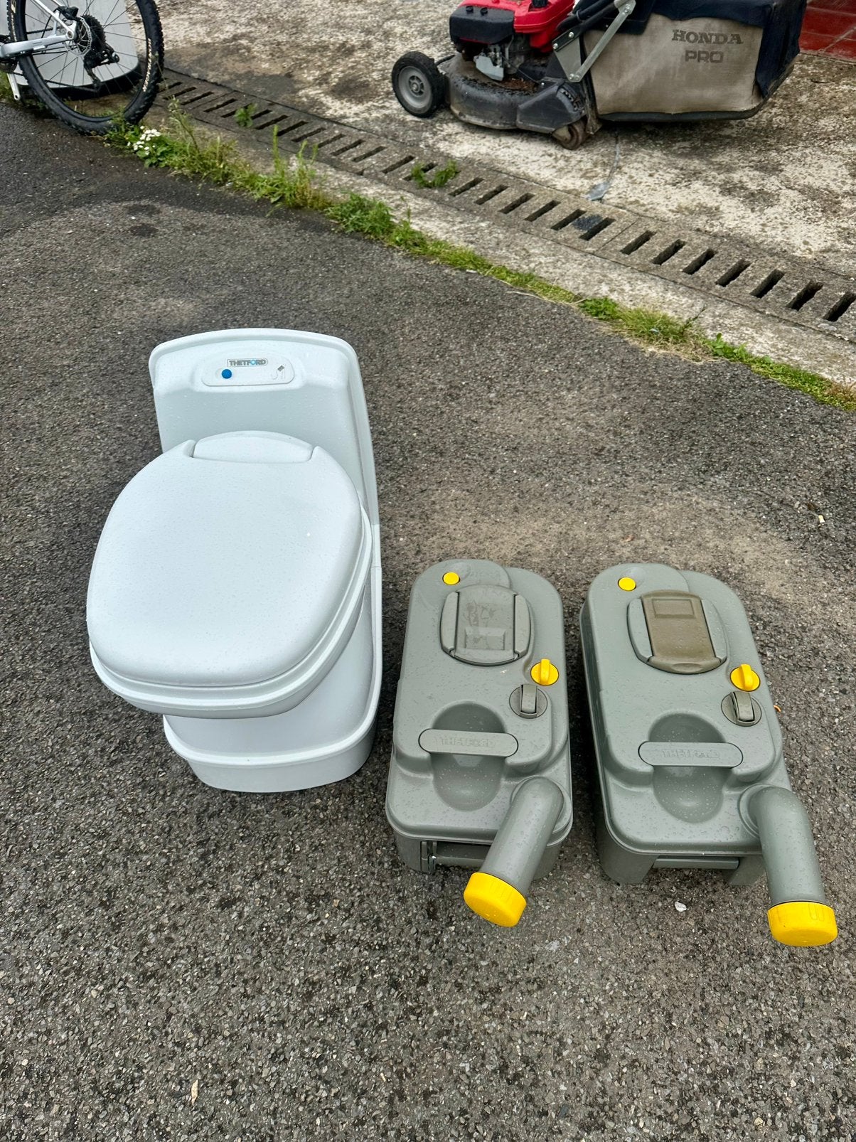 Toilette  chimique thetford, Enlèvement, Comme neuf