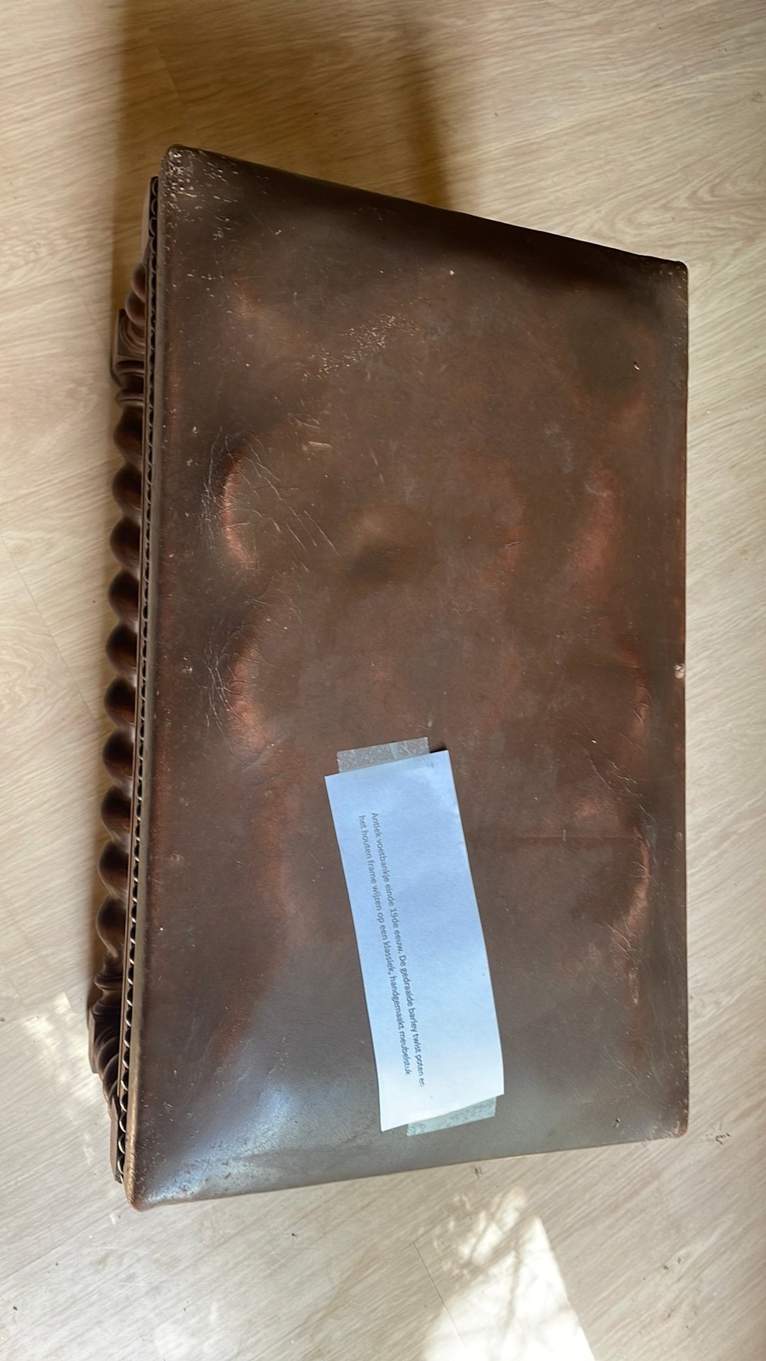 Antiek voetbankje handgemaakt, Ophalen