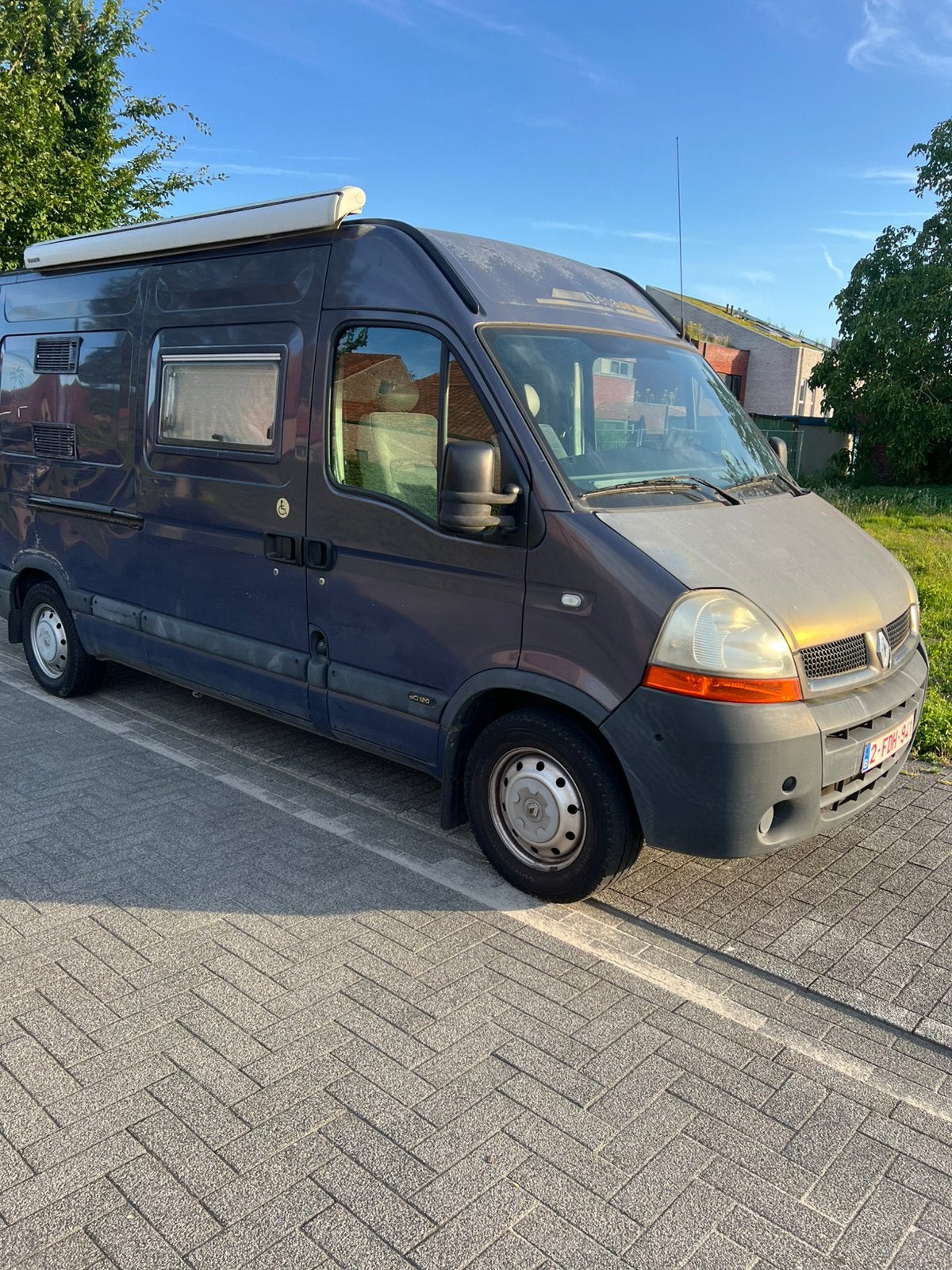 Renault master 2.5dci 2004 150000km kampeerwagen, Caravans en Kamperen, Mobilhomes, Buscamper of Camperbus, Tot en met 2, Treinzit