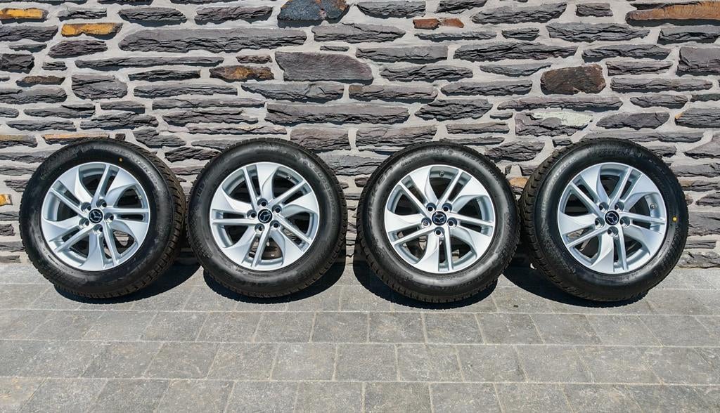 Kit hiver d'origine NEUF pneus neige Toyota Yaris Mazda 2, Autos : Pièces & Accessoires, Pneu(s)