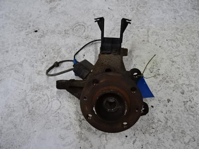 MOYEU DE ROUE AVANT DROIT Peugeot 206+ (2L / M), Utilisé, Peugeot