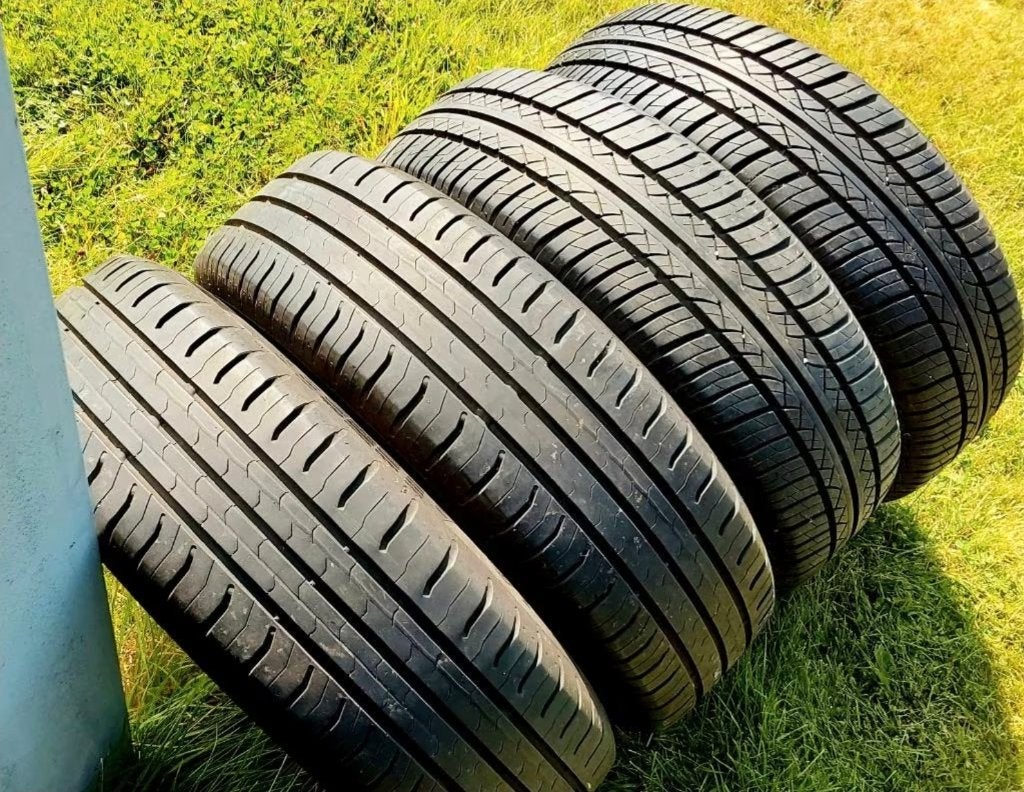 Très bons pneus été 175/65-14, jantes Honda, 14 pouces, Pneus et Jantes, 175 mm, Pneus été