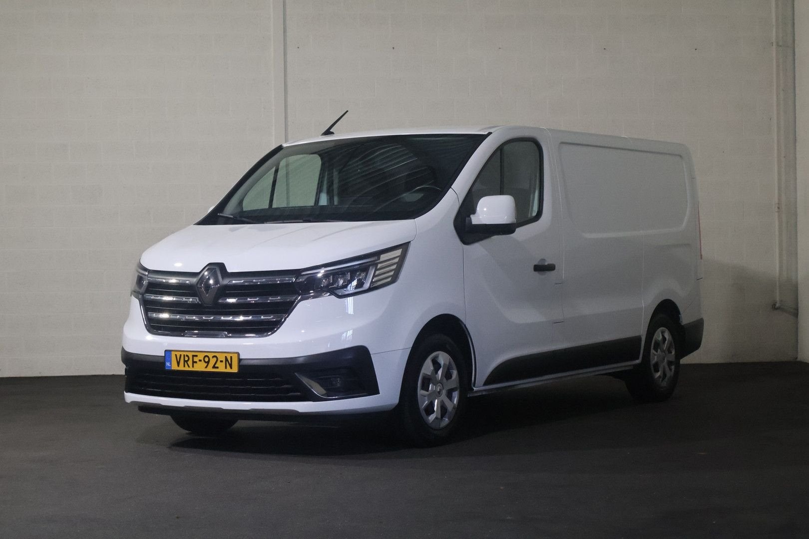 Renault Trafic 2.0 dCi 130pk L1 H1 Work Edition Inrichting, Achat, Diesel, 183 g/km, Capteur de stationnement
