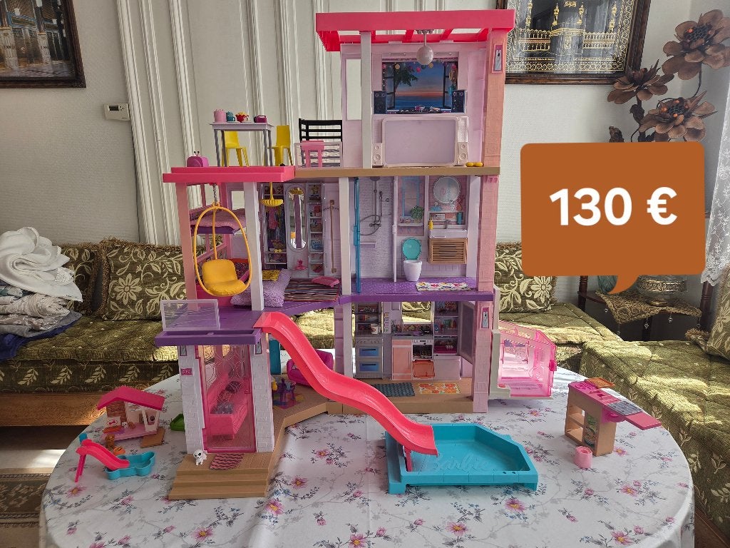 Maison de barbie + barbie et accessoires, Enlèvement, Neuf, Maison de poupées