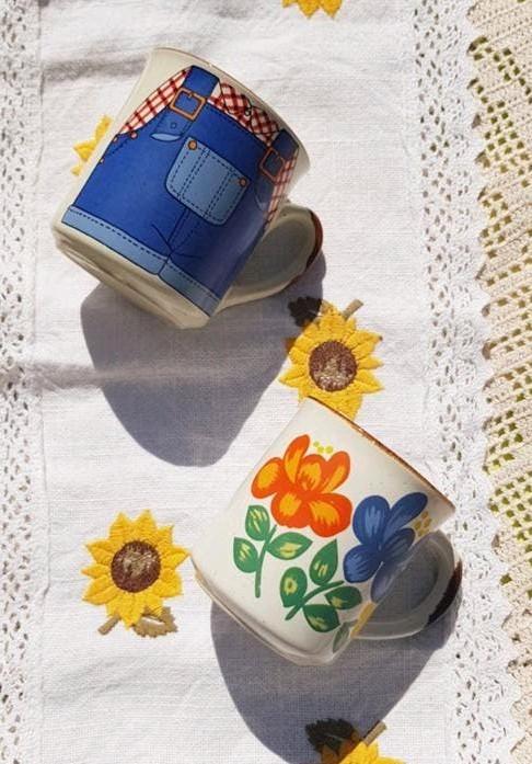 LOT mignon deux🌻 mugs vintage🌻 fleurs/ champêtre, Antiquités & Art, Enlèvement ou Envoi