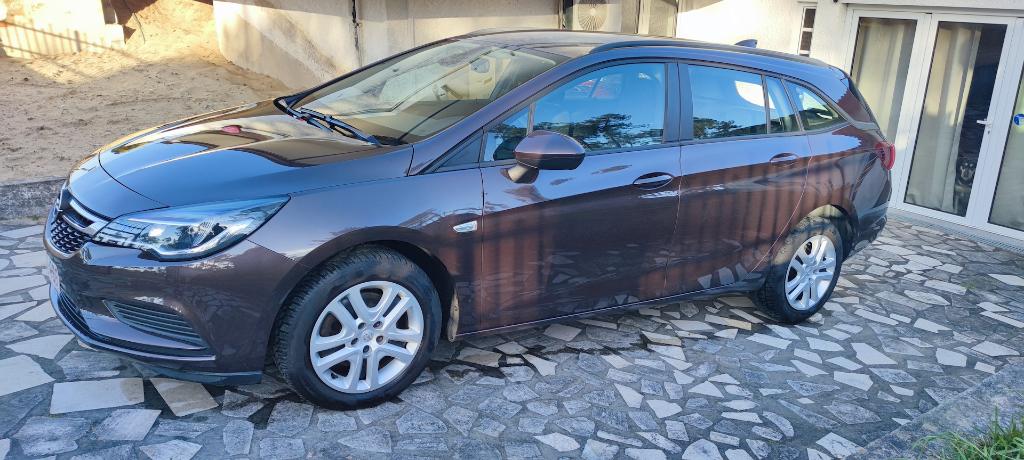 Opel Astra Sports Tourer Auto, Stof, Parkeersensor, 4 cilinders, Bruin