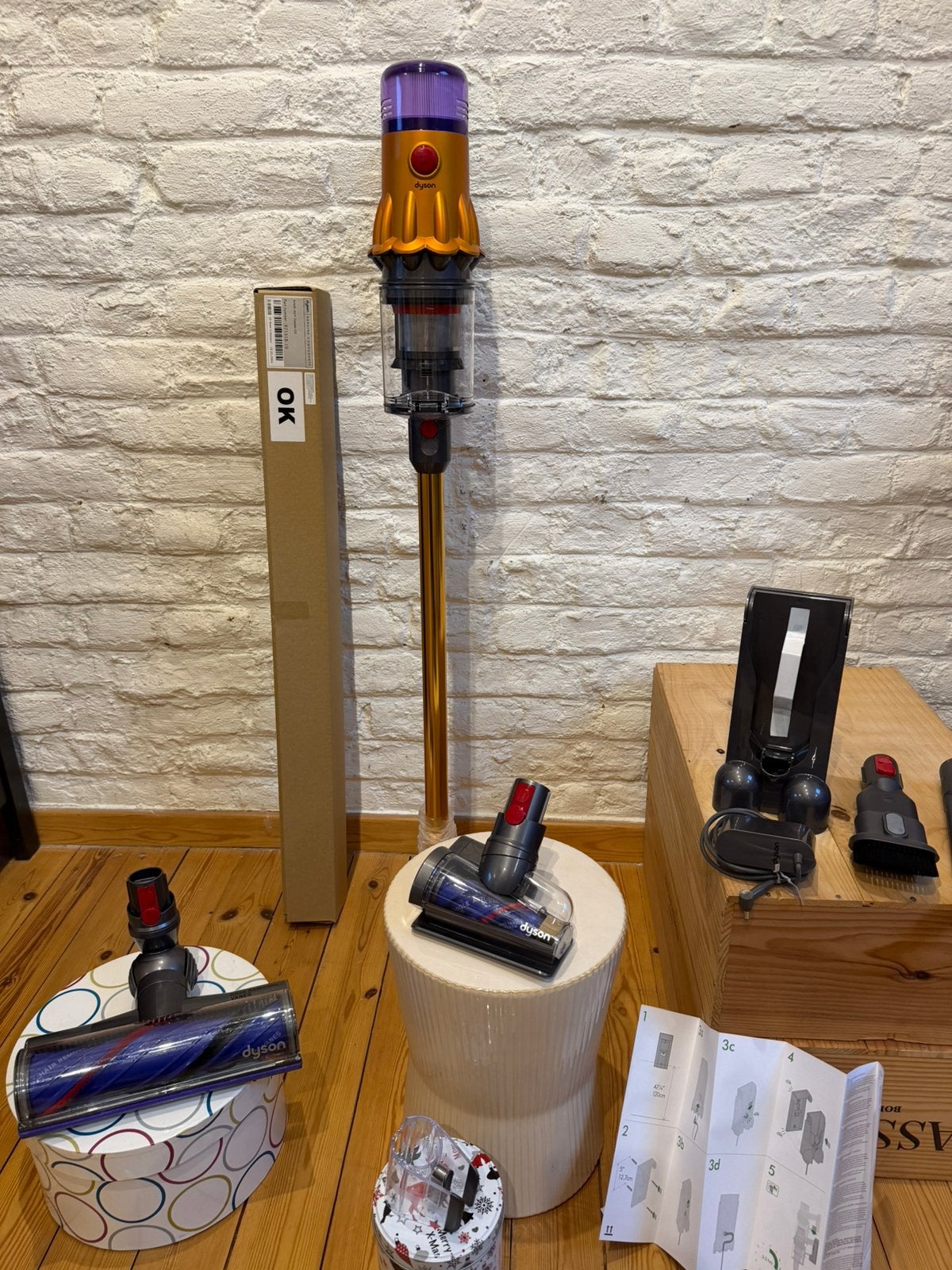 Dyson V12 en parfait état avec tous ses accessoires comme ne, Elektronische apparatuur, Stofzuigers, Ophalen of Verzenden, Zo goed als nieuw